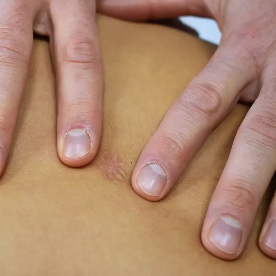 Trattamento manuale di una cicatrice